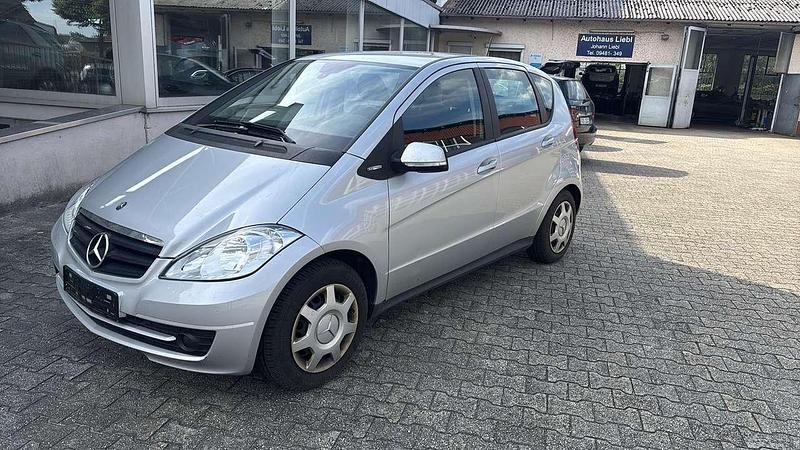 Polarsilber Gebraucht 2009 Mercedes A150 Kleinwagen | 2.899 € (Superpreis) - Bild 1/4