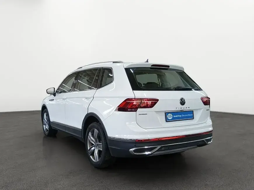 Gebraucht VW Tiguan Allspace Elegance 200 PS (147 kW) 2023 Weiß SUV