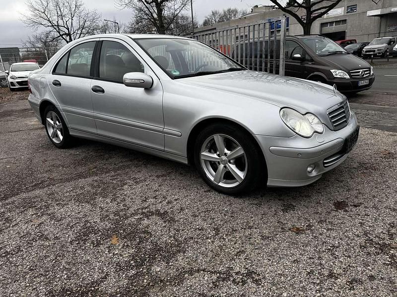 Gebraucht Mercedes C220 150 PS (110 kW) 2006 Iridiumsilber  metalliclack Limousine
