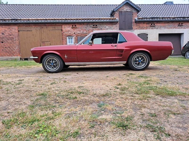 Gebraucht Ford Mustang 200 PS (147 kW) 1967 Rot Coupé