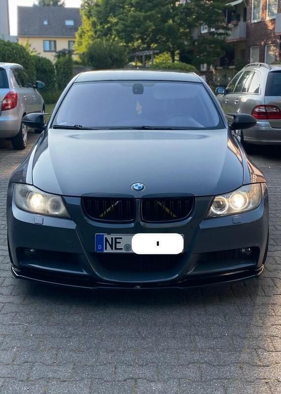 Blau Gebraucht 2004 BMW 325 M Sport Limousine | 7.580 € (Etwas zu teuer) - Bild 1/4