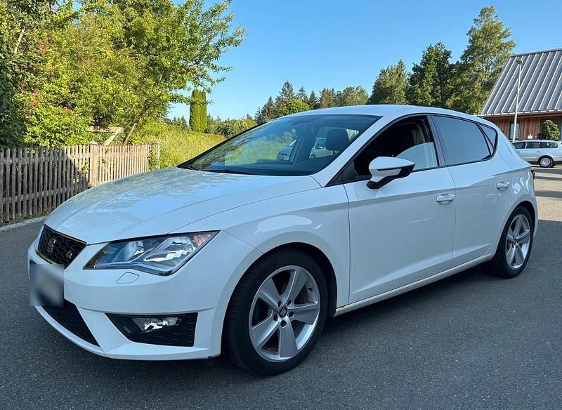 Usado Seat Leon FR 150 HP (110 kW) 2015 Branco Sedan