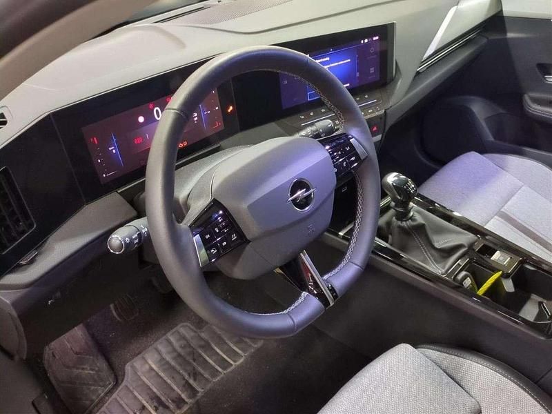 Gebraucht Opel Astra 131 PS (96 kW) 2023 Rot Limousine