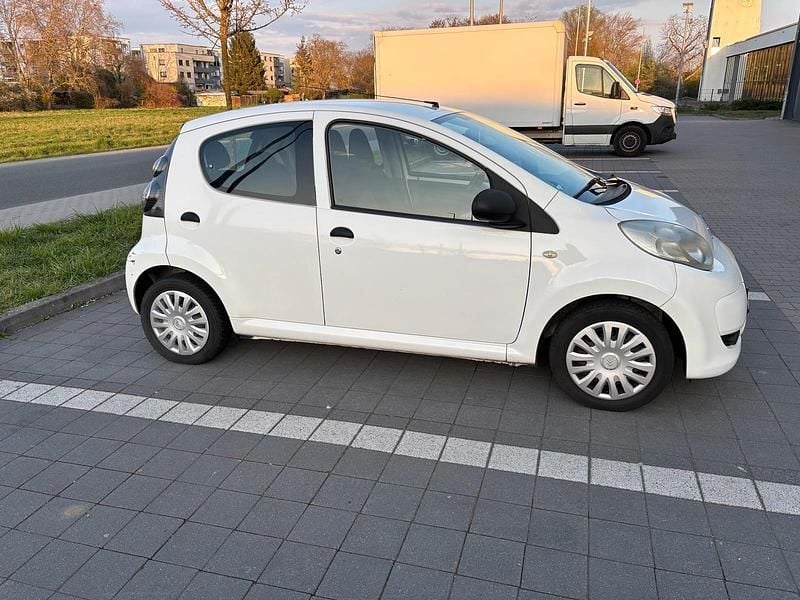 Gebraucht Citroën C1 68 PS (50 kW) 2010 Weiß Kleinwagen