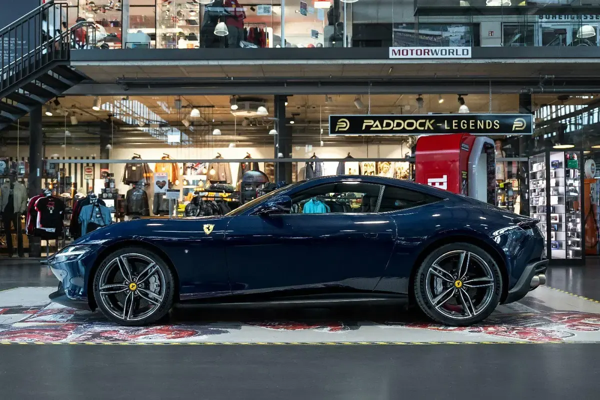 Gebraucht Ferrari Roma 620 PS (456 kW) 2021 Blau Coupé