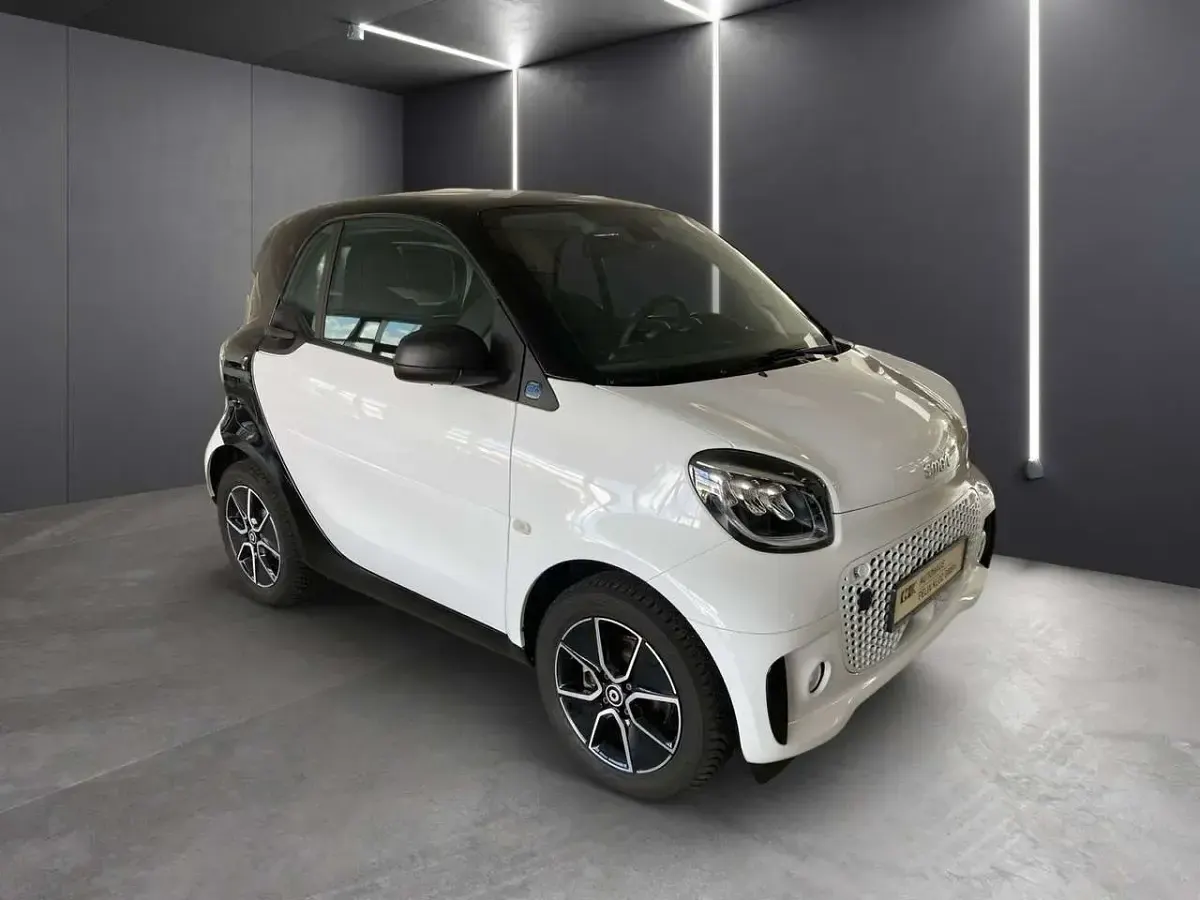 Gebraucht Smart ForTwo Electric Drive Exclusive 60 kW (82 PS) 2024 Weiß Coupé