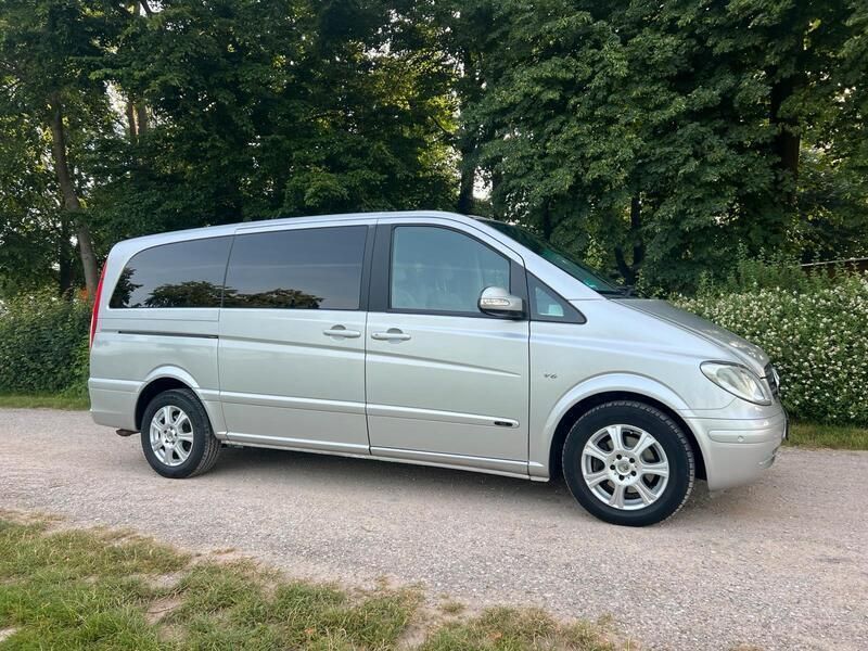 Brilliantsilber Gebraucht 2006 Mercedes Viano Van / Kleinbus | 14.800 € (Teuer) - Bild 1/4