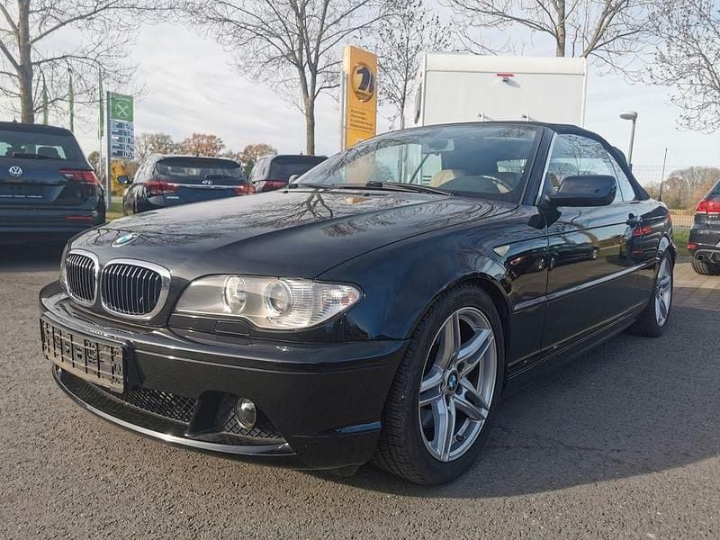 Schwarz Gebraucht 2005 BMW 330 Cabriolet Sport Line Cabrio | 15.890 € (Fairer Preis) - Bild 1/4