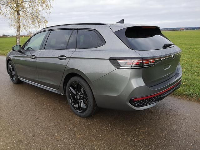 Neu VW Passat R-line 220 PS (161 kW) 2025 Diabasgrau metallic Kombi