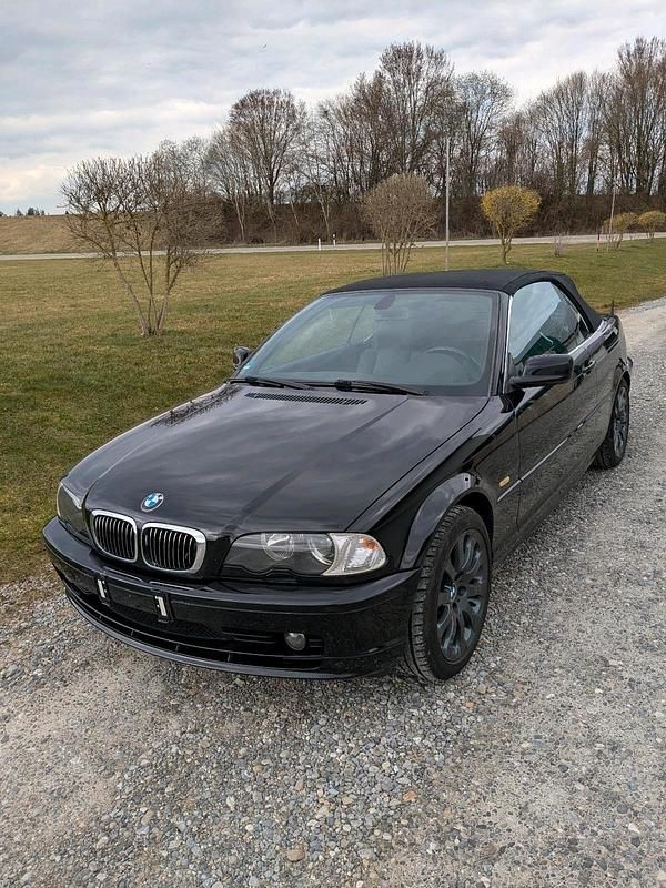 Gebraucht BMW 320 Cabriolet 170 PS (125 kW) 2001 Schwarz Cabrio