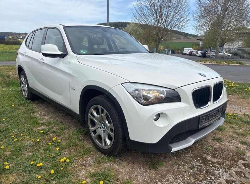 Weiß Gebraucht 2011 BMW X1 SUV | 6.450 € (Guter Preis) - Bild 1/4