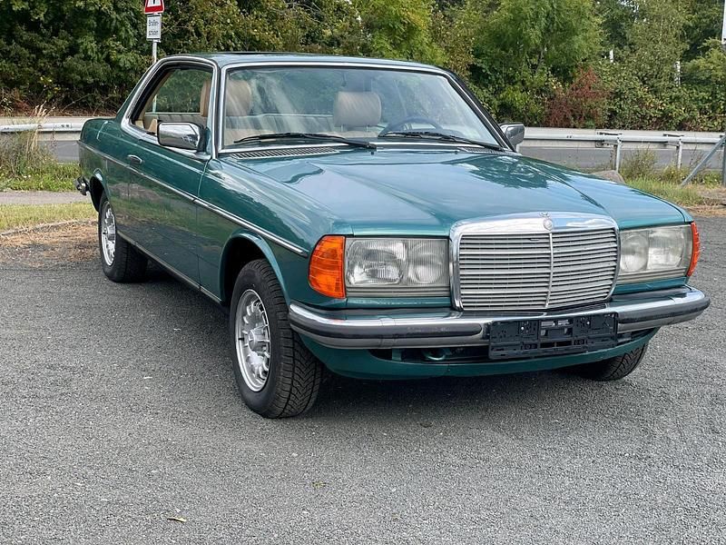 Andere farben Gebraucht 1980 Mercedes 230 Coupé | 7.650 € - Bild 1/4