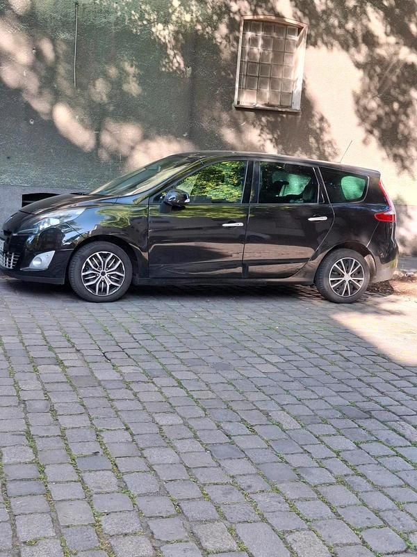 Schwarz Gebraucht 2010 Renault Grand Scénic III Van / Kleinbus | 4.500 € - Bild 1/4