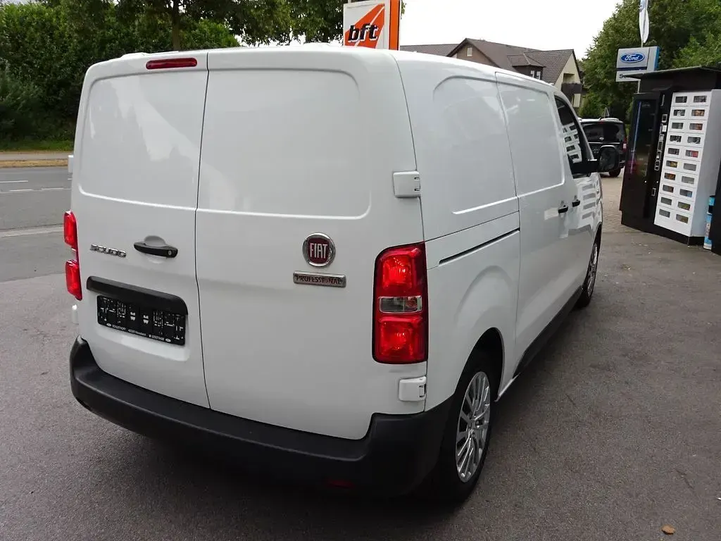 Gebraucht Fiat Scudo 144 PS (105 kW) 2022 Weiß Van