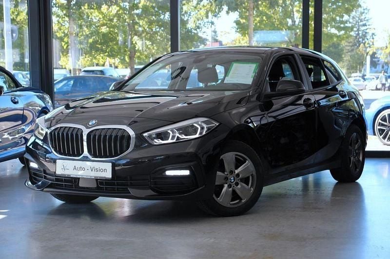 Schwarz Gebraucht 2022 BMW 116 Advantage Kleinwagen | 15.949 € (Guter Preis) - Bild 1/3