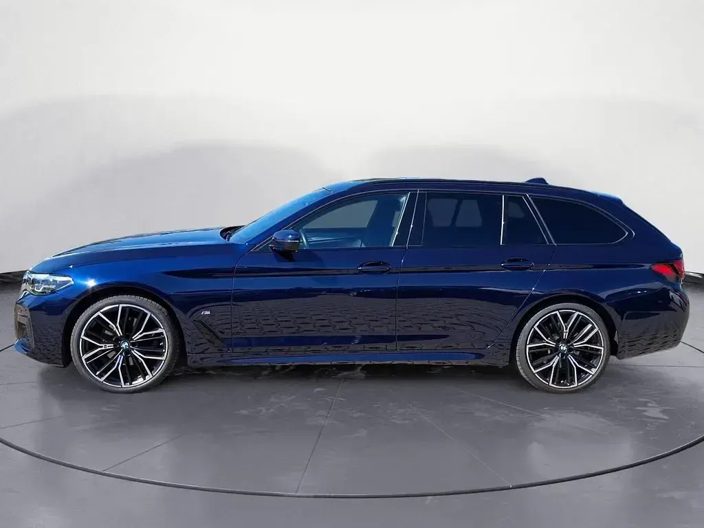Gebraucht BMW 520 M Sport 190 PS (139 kW) 2023 Blau Limousine