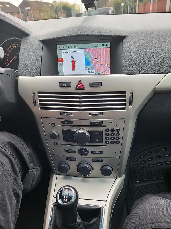 Gebraucht Opel Astra 105 PS (77 kW) 2008 Grau Kleinwagen