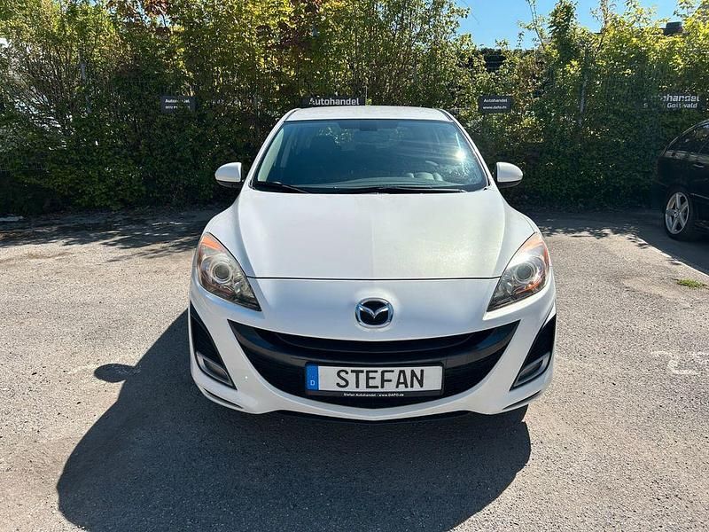 Gebraucht Mazda 3 90th Anniversary 105 PS (77 kW) 2010 Weiß Limousine