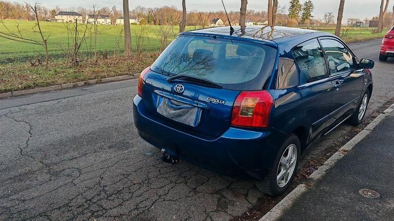 Gebraucht Toyota Corolla 97 PS (71 kW) 2002 Blau Limousine