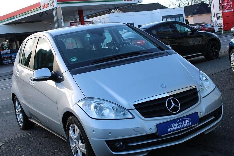 Gebraucht Mercedes A160 95 PS (69 kW) 2011 Silber Van / Kleinbus