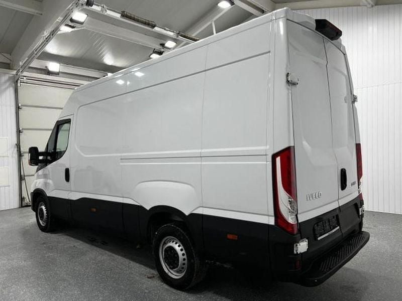 Gebraucht Iveco Daily 156 PS (114 kW) 2024 Bianco ic 194 (weiss) Van