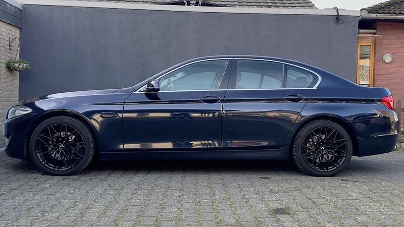 Second-hand BMW 520 Efficient Dynamics 184 CP (135 kW) 2013 Albastru Berlinǎ