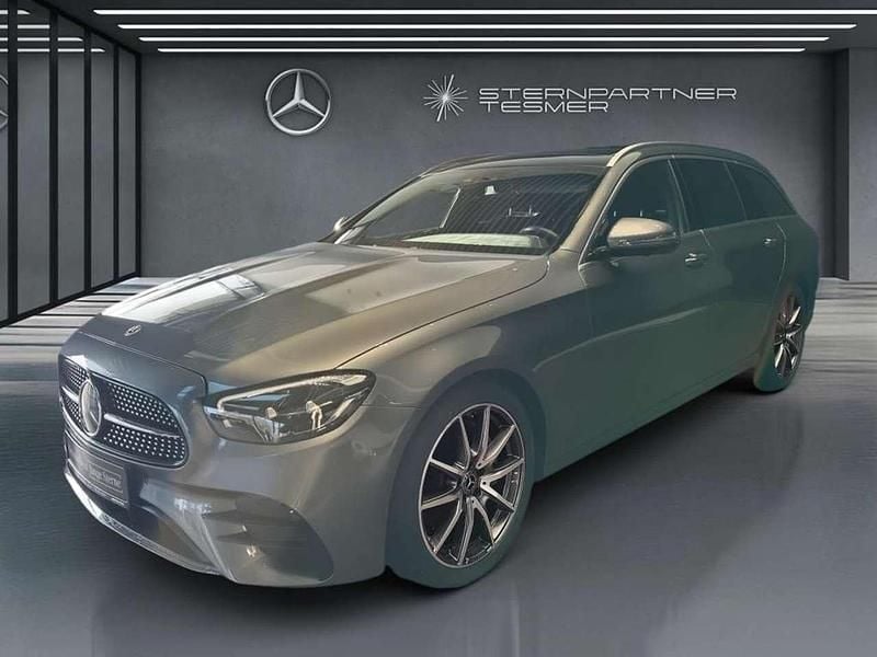 Grau Gebraucht 2024 Mercedes E220 AMG Limousine | 45.990 € (Guter Preis) - Bild 1/3