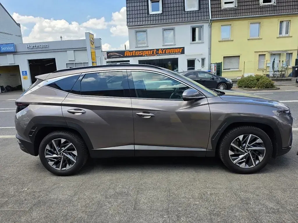 Gebraucht Hyundai Tucson 150 PS (110 kW) 2021 Grau metallic (metallic) SUV