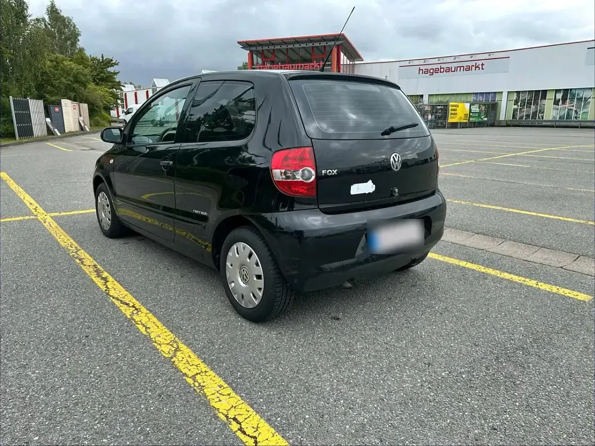 Gebraucht VW Fox 54 PS (39 kW) 2009 Schwarz Kleinwagen