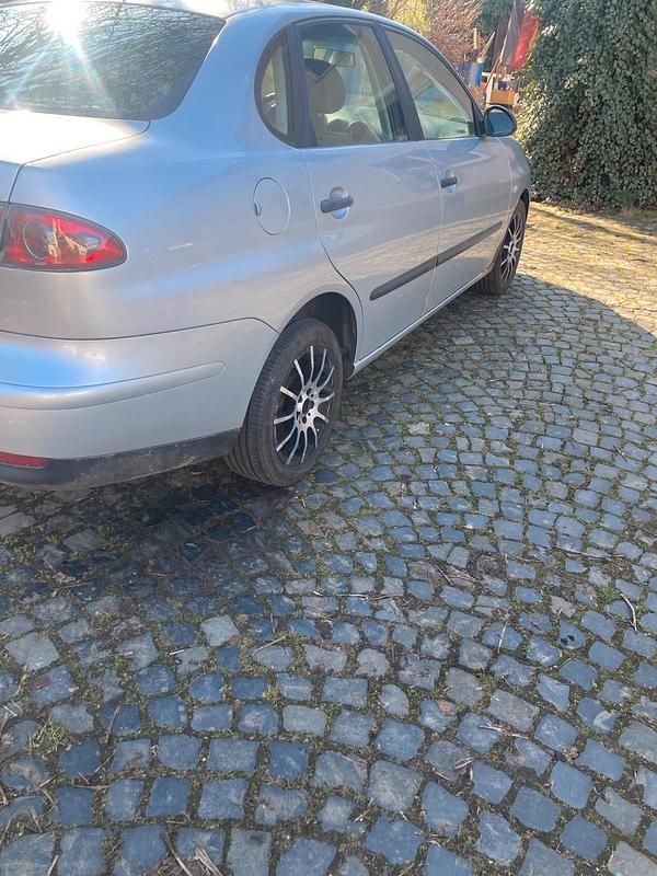 Gebraucht Seat Cordoba 90 PS (66 kW) 2006 Silber Limousine