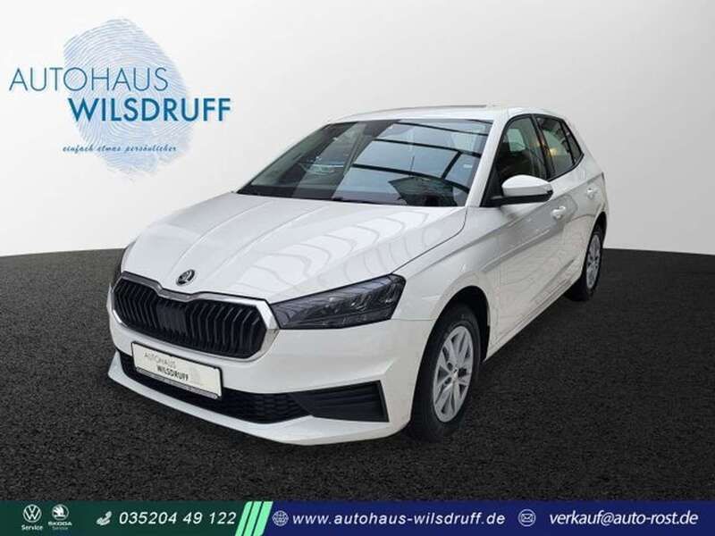 Candy weiß Gebraucht 2023 Skoda Fabia Ambition Limousine | 17.680 € (Guter Preis) - Bild 1/4