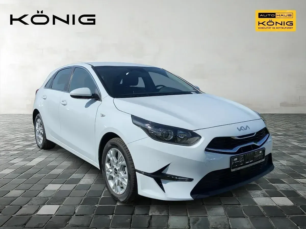 Gebraucht Kia Ceed Vision 140 PS (102 kW) 2025 Weiß Kleinwagen