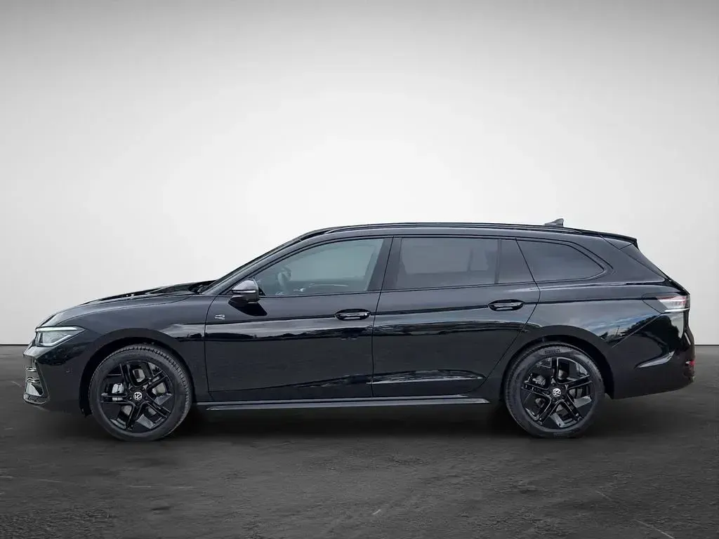 Neu VW Passat R-line 193 PS (141 kW) 2026 Schwarz Kombi