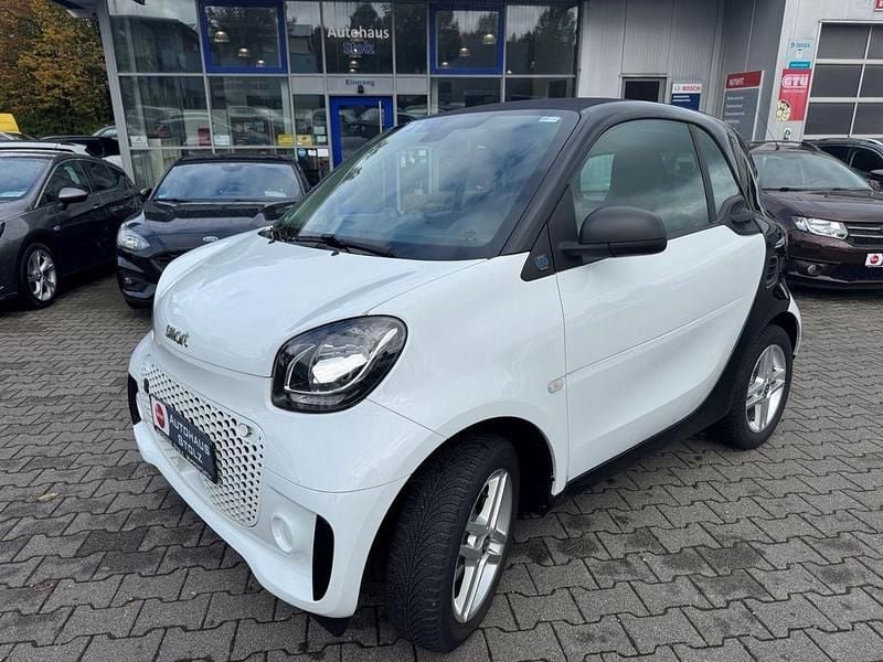 Weiss Gebraucht 2022 Smart ForTwo Electric Drive Coupé | 8.979 € (Guter Preis) - Bild 1/4