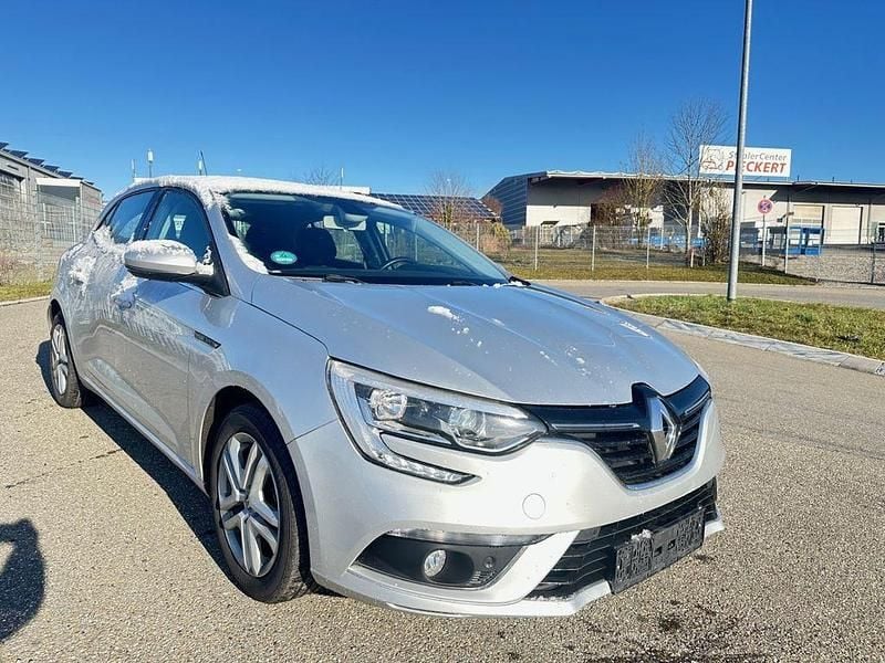 Gebraucht Renault Mégane IV Experience 101 PS (74 kW) 2016 Silber Limousine