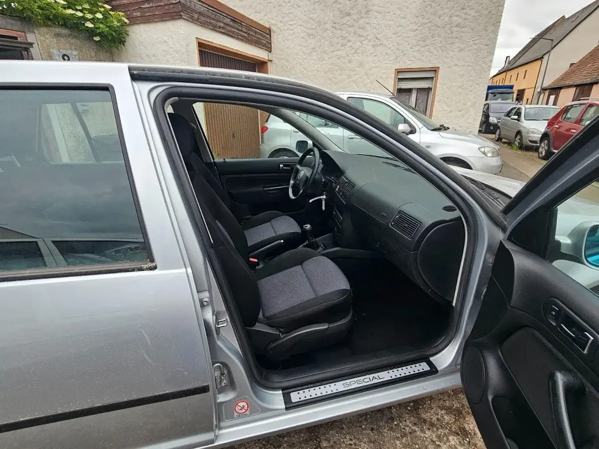 Gebraucht VW Golf IV 75 PS (55 kW) 2003 Silber Limousine