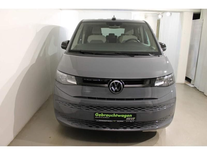 Second-hand VW Multivan Basis 150 CP (110 kW) 2023 Gri Monovolum
