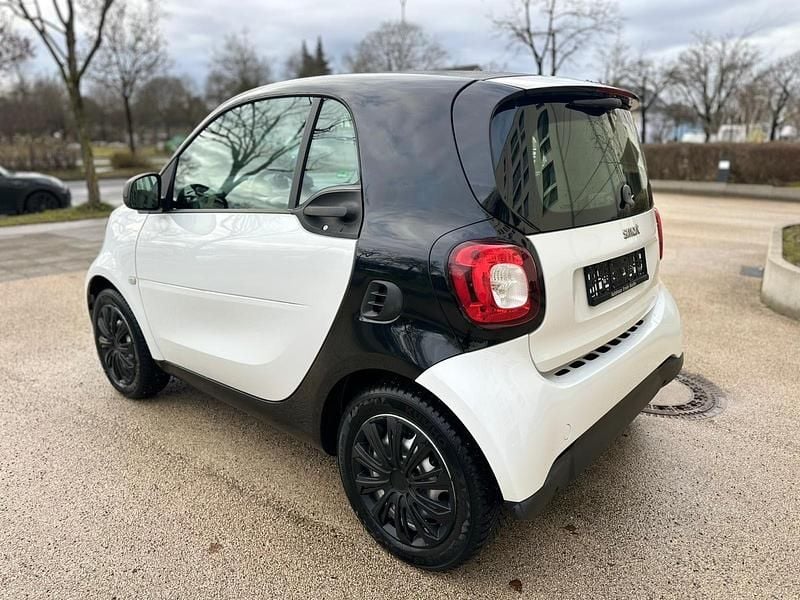 Gebraucht Smart ForTwo Coupé 60 kW (82 PS) 2021 Schwarz Coupé