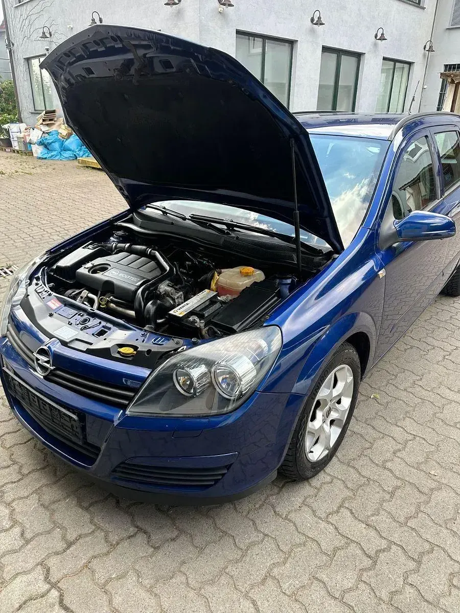 Gebraucht Opel Astra Edition 101 PS (74 kW) 2005 Blau Kombi