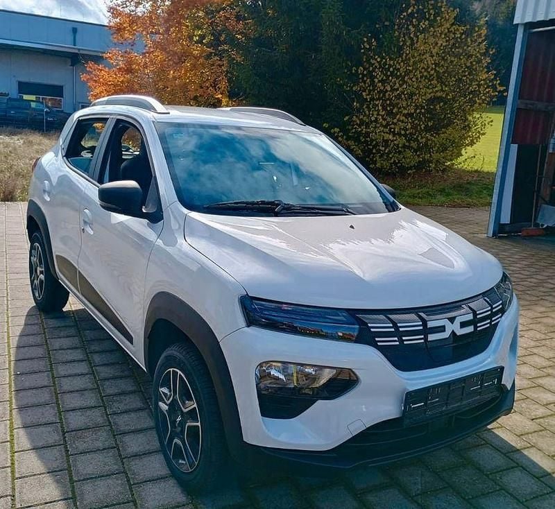 Weiß Gebraucht 2023 Dacia Spring Essentiel Kleinwagen | 10.500 € (Superpreis) - Bild 1/4