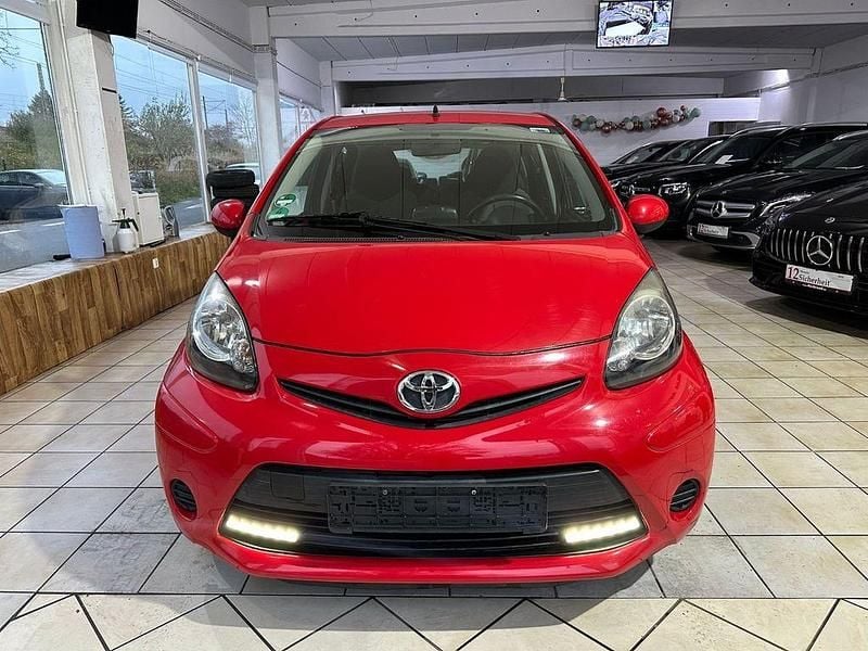 Gebraucht Toyota Aygo Cool 68 PS (50 kW) 2013 Rot Kleinwagen