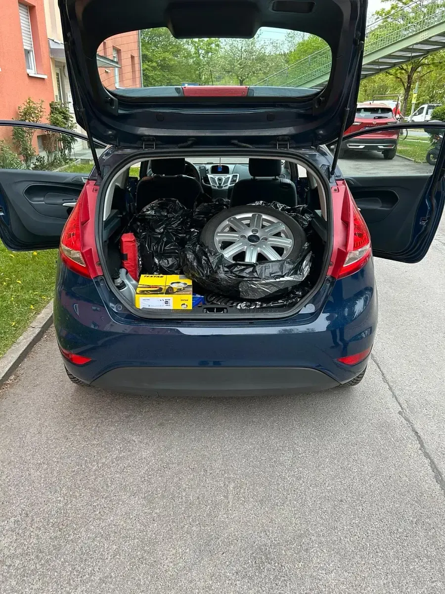 Gebraucht Ford Fiesta 68 PS (50 kW) 2012 Blau Kleinwagen