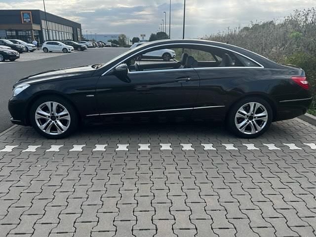 Second-hand Mercedes E250 204 CP (150 kW) 2009 Negru Coupe