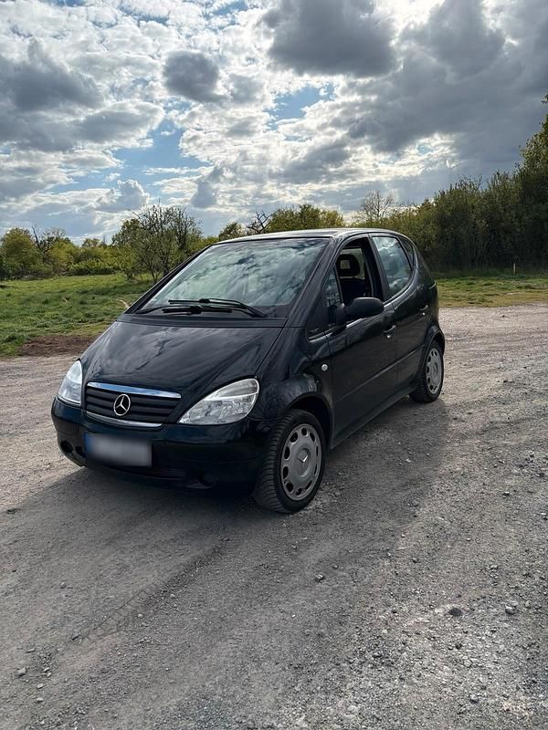 Usado Mercedes A140 80 HP (58 kW) 2000 Preto Citadino