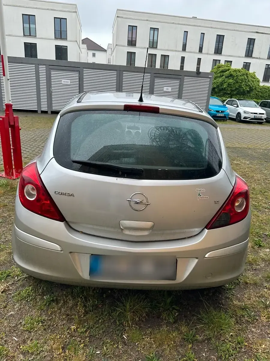Gebraucht Opel Corsa 80 PS (58 kW) 2008 Silber Kleinwagen