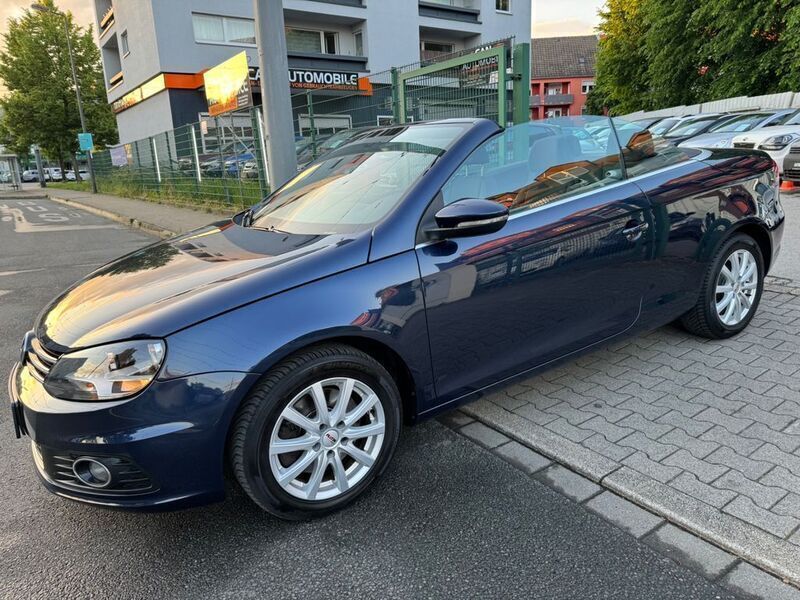 Gebraucht VW Eos Basis 160 PS (117 kW) 2011 Blau Cabrio