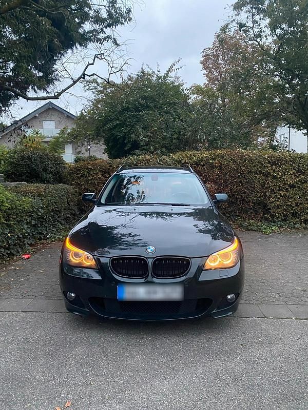 Gebraucht BMW 525 197 PS (144 kW) 2009 Grün Kombi