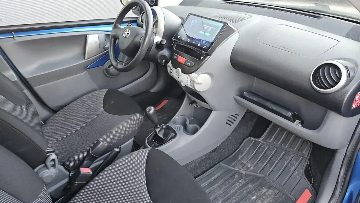 Gebraucht Toyota Aygo 68 PS (50 kW) 2011 Blau Kleinwagen