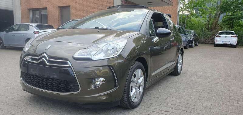 Hickory braun/metallic Gebraucht 2013 Citroën DS3 Cabriolet So Chic Cabrio | 6.980 € (Fairer Preis) - Bild 1/4