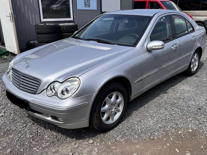 Silber Gebraucht 2001 Mercedes C180 Elegance Limousine | 2.999 € (Fairer Preis) - Bild 1/4